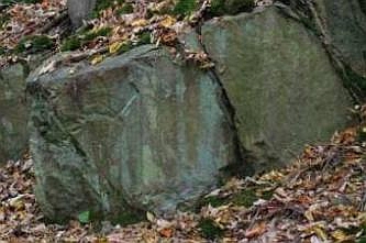 Typischer Fels in den Lenneh&auml;ngen, &copy; FNMK 2004